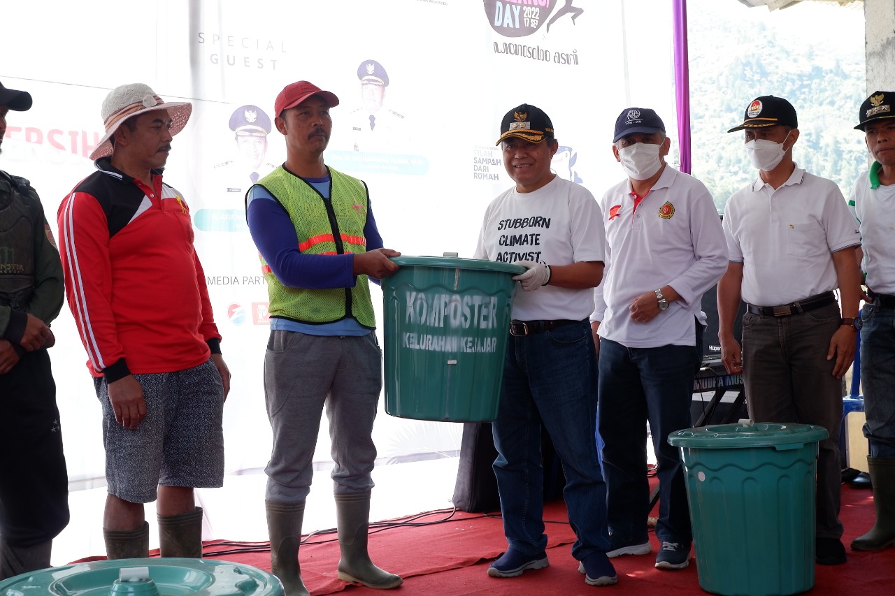 64f14bbbef09e_World Cleanup Day Di Kejajar.jpeg