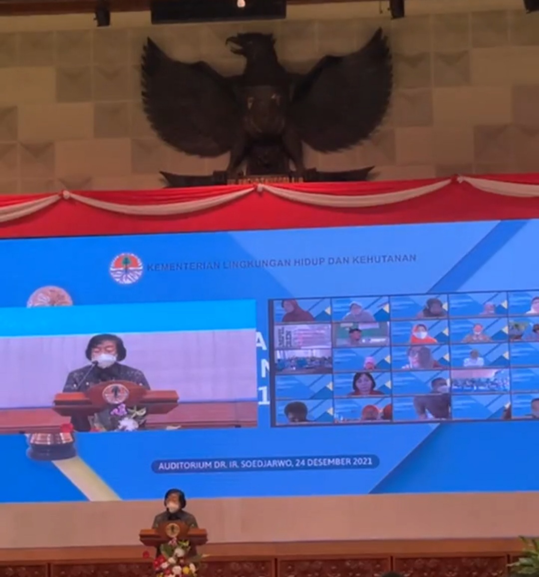 64f9b5b716a6b_ONOSOBO MERAIH KEMBALI PENGHARGAAN SEKOLAH ADIWIYATA NASIONAL1.jpeg
