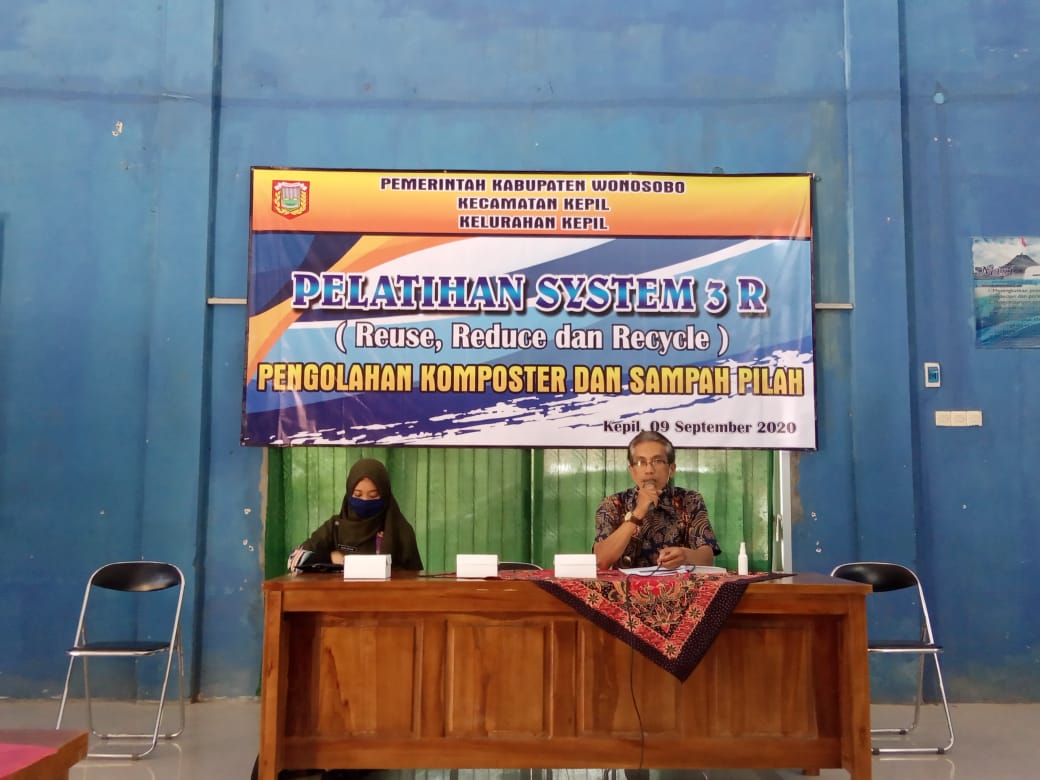 64fbf910d35d4_Pelatihan Sistem 3 R dan Pelatihan komposter1.jpeg