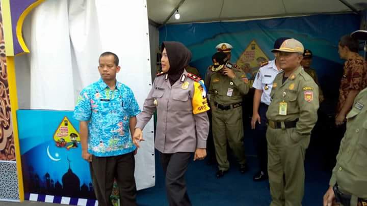 64fc5471c4771_Lingkungan Pasar Semrawut Disidak.jpeg