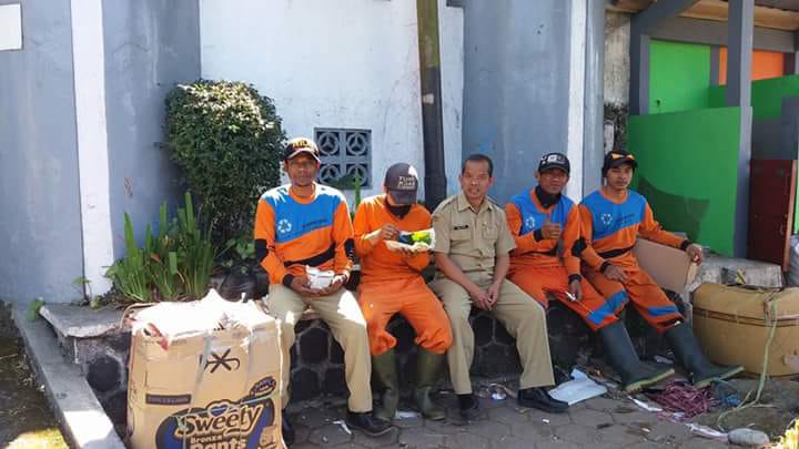 64fc551909516_Pahlawan Sampah.jpeg